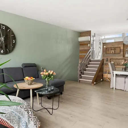 Feriehus 3 Bedroom Stunning In