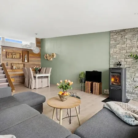 بيت للعطل 3 Bedroom Stunning In