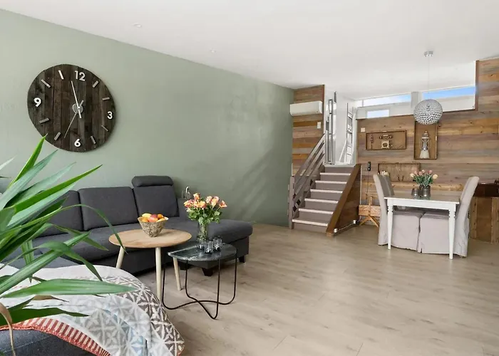 Nyaraló 3 Bedroom Stunning In